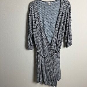 Old‎ Navy XXL Black White Geometric Print Jersey Knit Wrap Dress